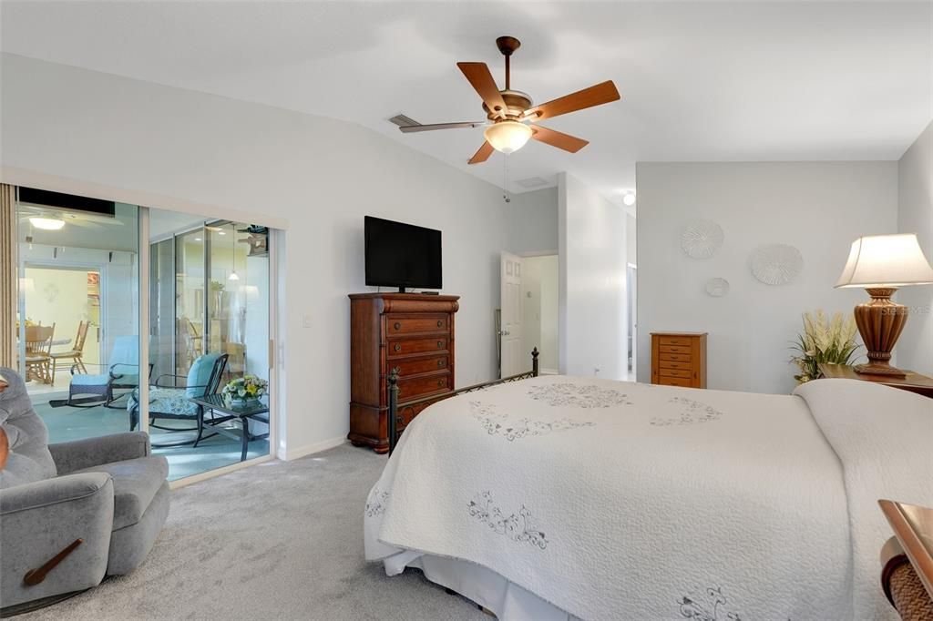 En Venta: $359,900 (3 camas, 2 baños, 2087 Pies cuadrados)