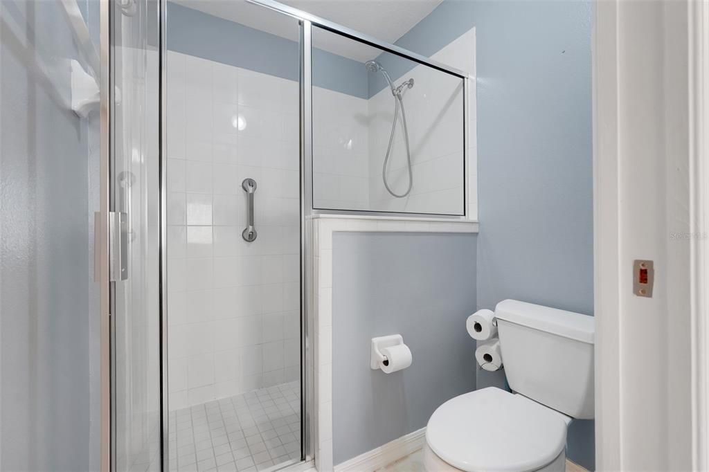 En Venta: $359,900 (3 camas, 2 baños, 2087 Pies cuadrados)