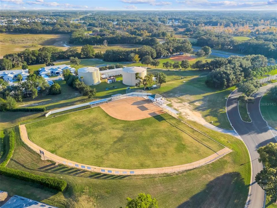 En Venta: $359,900 (3 camas, 2 baños, 2087 Pies cuadrados)