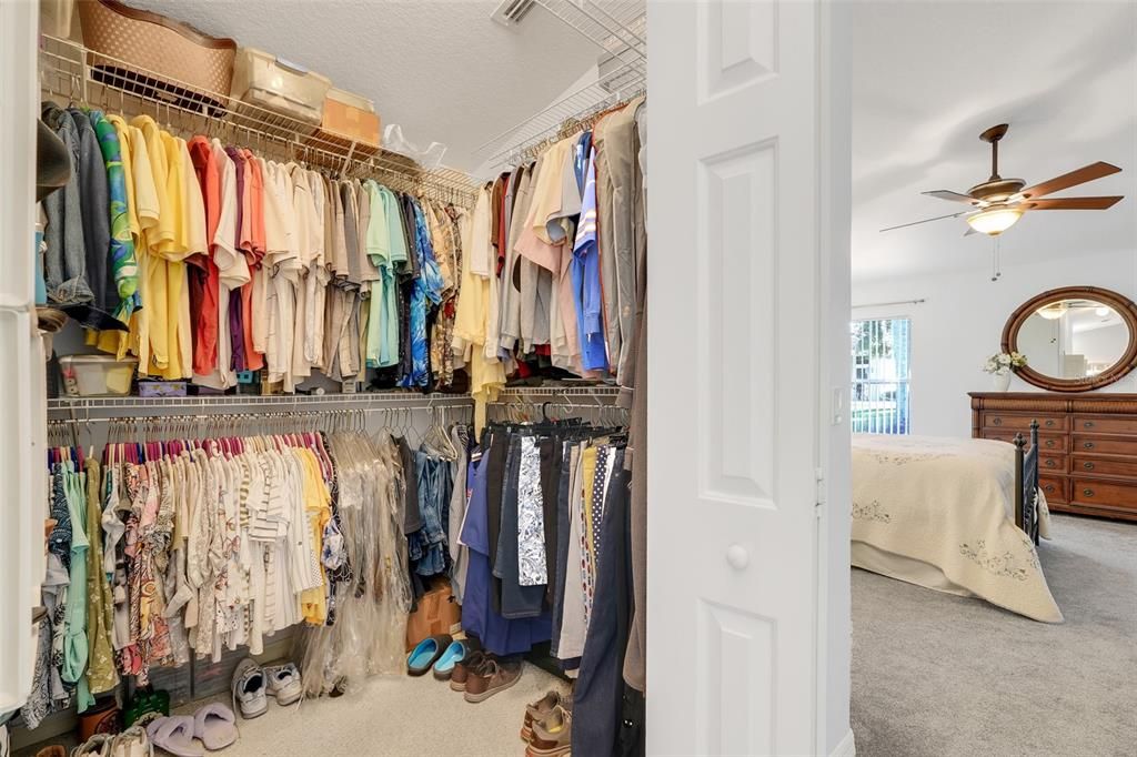 En Venta: $359,900 (3 camas, 2 baños, 2087 Pies cuadrados)