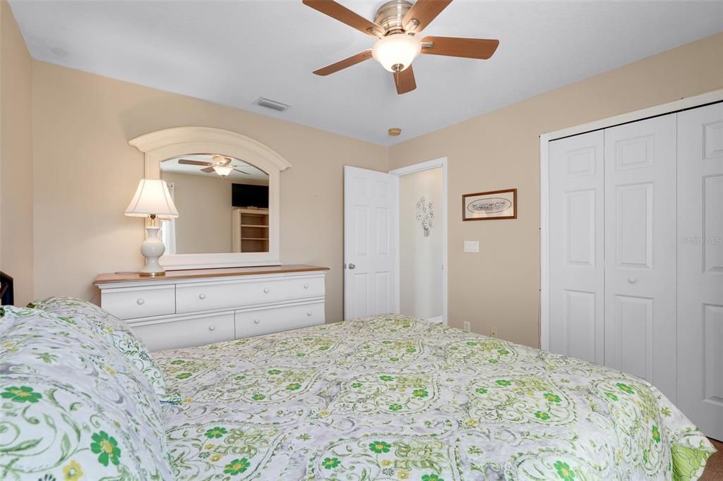 En Venta: $359,900 (3 camas, 2 baños, 2087 Pies cuadrados)