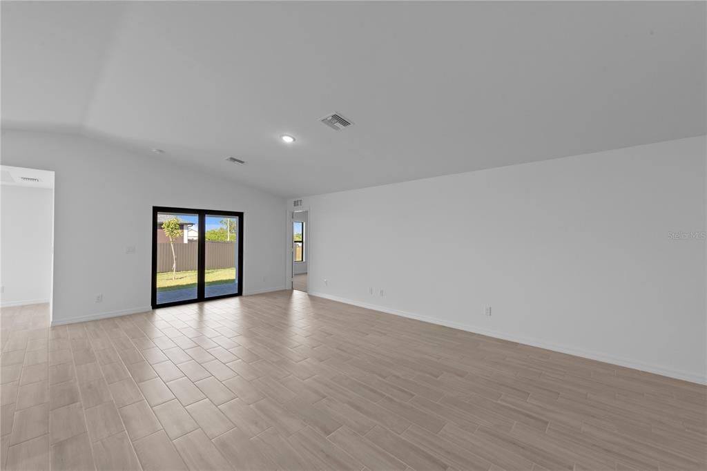 For Sale: $318,990 (3 beds, 2 baths, 1550 Square Feet)