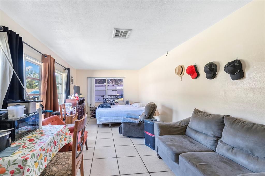 En Venta: $220,000 (3 camas, 3 baños, 1573 Pies cuadrados)