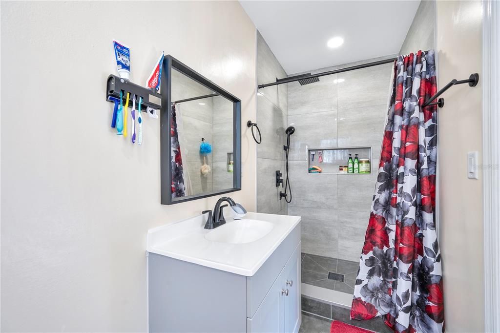 En Venta: $220,000 (3 camas, 3 baños, 1573 Pies cuadrados)