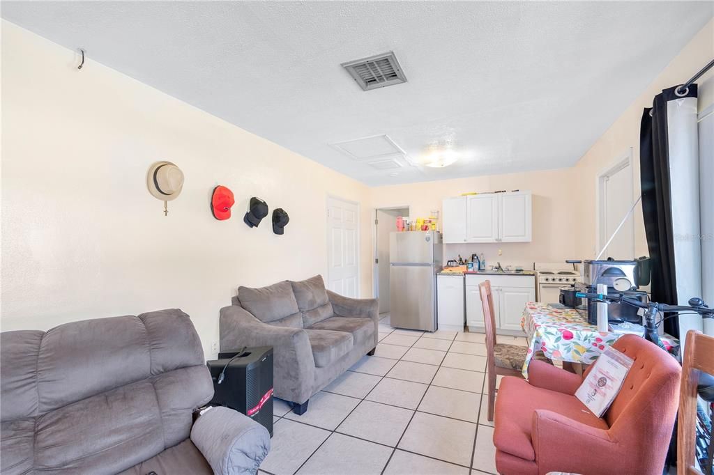 En Venta: $220,000 (3 camas, 3 baños, 1573 Pies cuadrados)