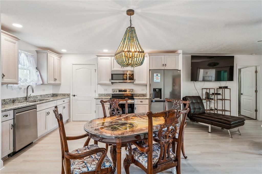 待售: $547,000 (3 贝兹, 2 浴室, 1235 平方英尺)