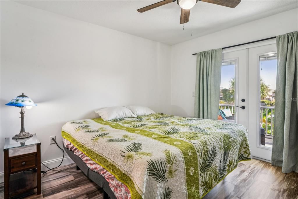 待售: $547,000 (3 贝兹, 2 浴室, 1235 平方英尺)