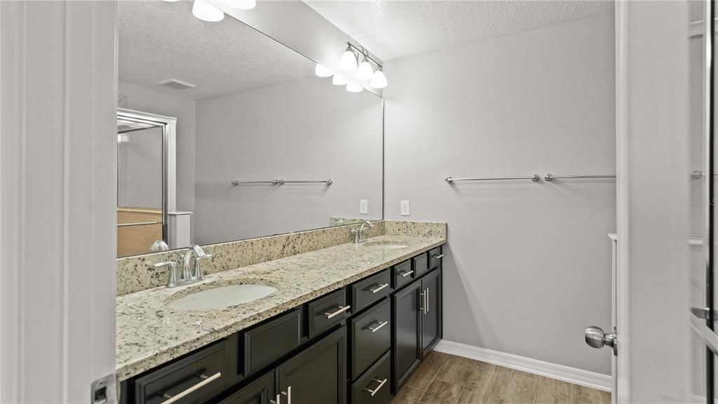 На продажу: $379,000 (3 спален, 2 ванн, 1451 Квадратных фут)