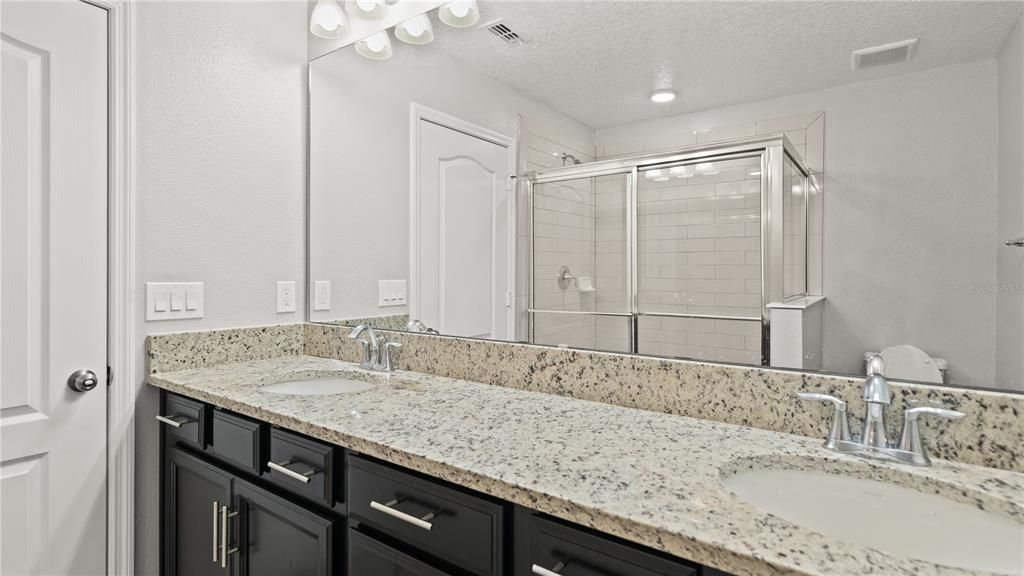 На продажу: $379,000 (3 спален, 2 ванн, 1451 Квадратных фут)