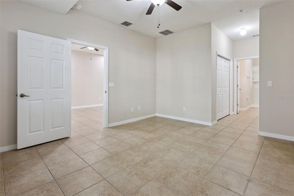 В аренду: $1,800 (3 спален, 2 ванн, 1255 Квадратных фут)