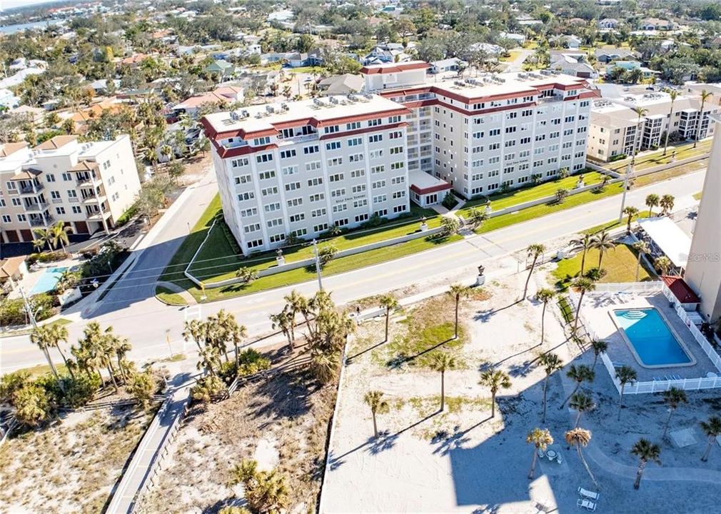 For Sale: $539,000 (2 beds, 2 baths, 1165 Square Feet)