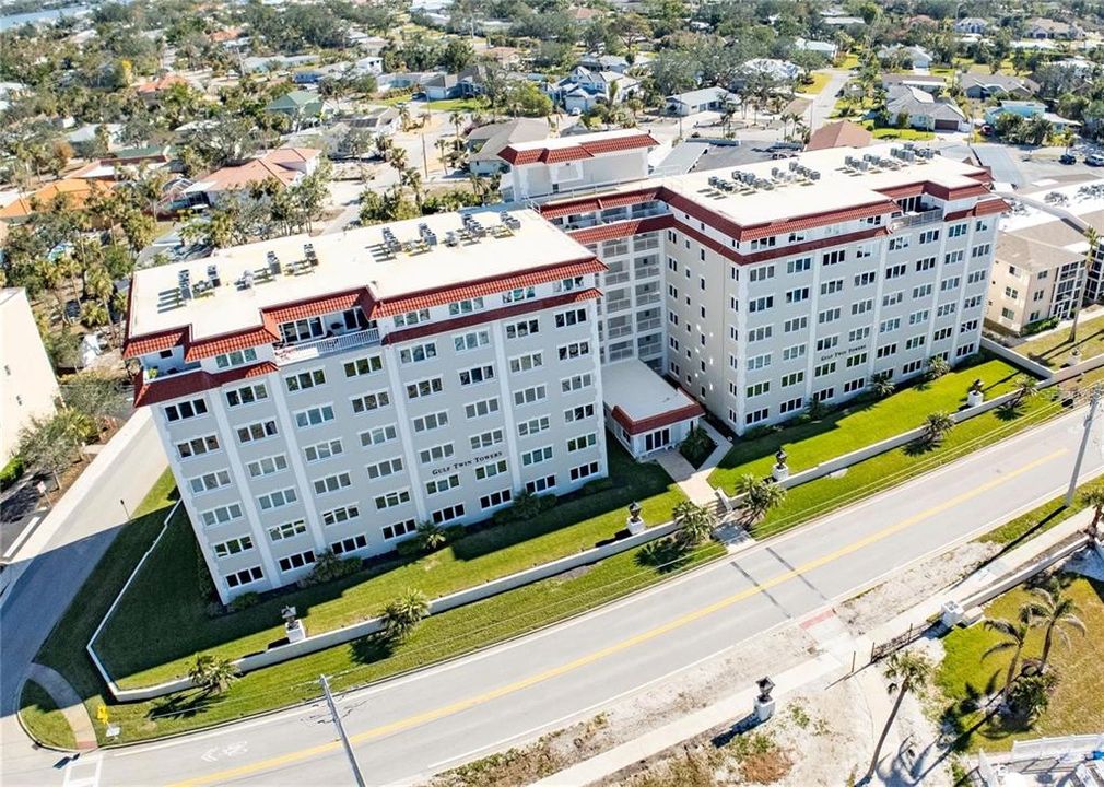 For Sale: $539,000 (2 beds, 2 baths, 1165 Square Feet)