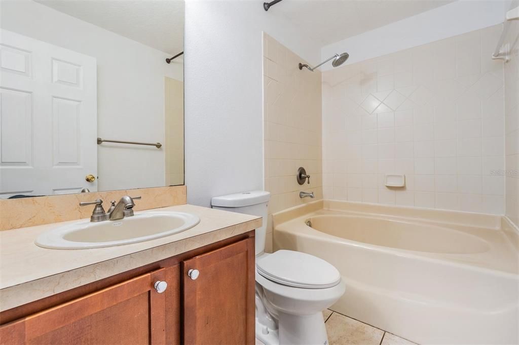 出租: $2,400 (3 贝兹, 2 浴室, 1408 平方英尺)