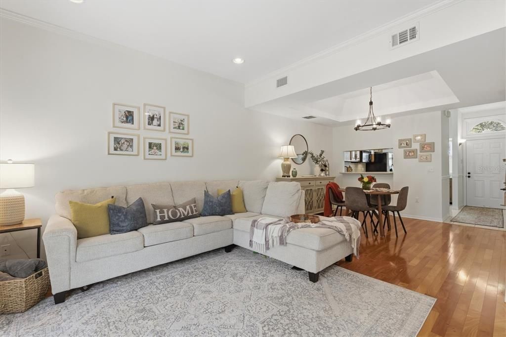 Active With Contract: $498,000 (2 beds, 2 baths, 1266 Square Feet)