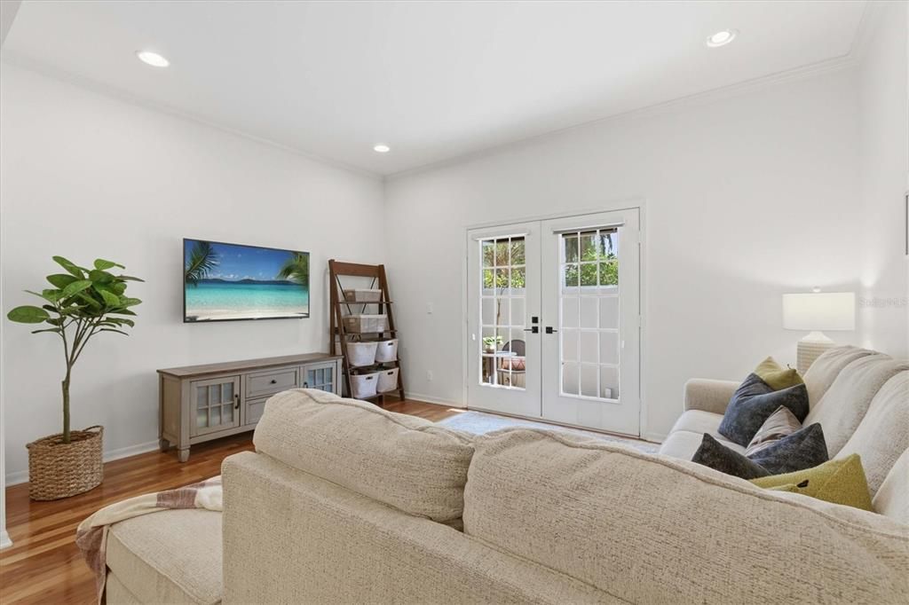 Active With Contract: $498,000 (2 beds, 2 baths, 1266 Square Feet)