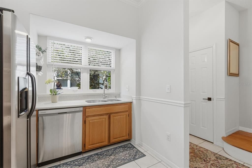 Active With Contract: $498,000 (2 beds, 2 baths, 1266 Square Feet)