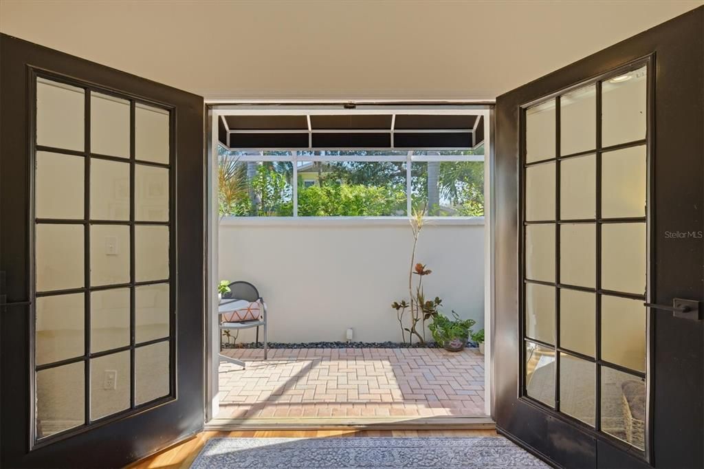 Active With Contract: $498,000 (2 beds, 2 baths, 1266 Square Feet)