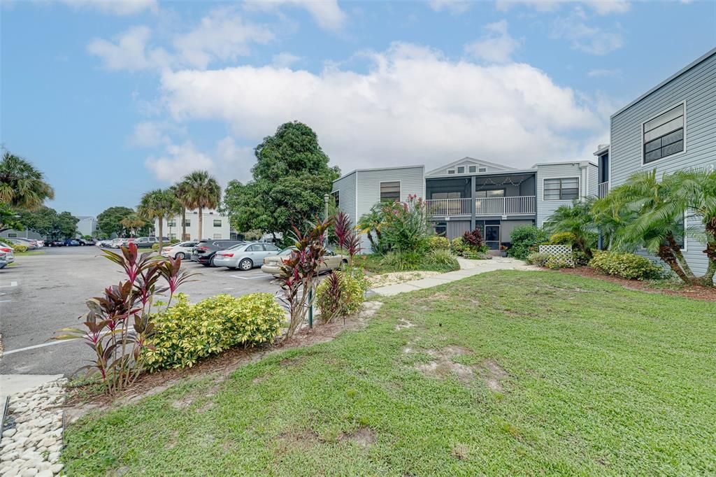 出租: $1,700 (2 贝兹, 2 浴室, 820 平方英尺)