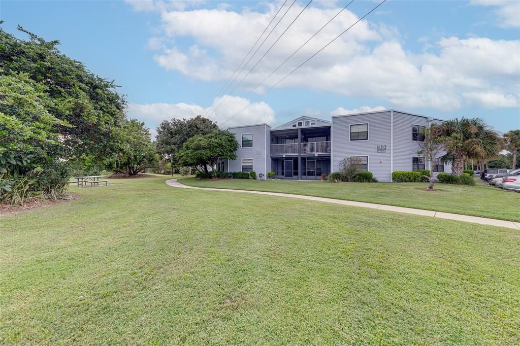 出租: $1,700 (2 贝兹, 2 浴室, 820 平方英尺)