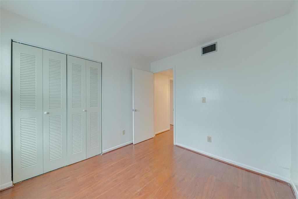 出租: $1,700 (2 贝兹, 2 浴室, 820 平方英尺)