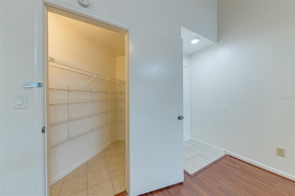 出租: $1,700 (2 贝兹, 2 浴室, 820 平方英尺)