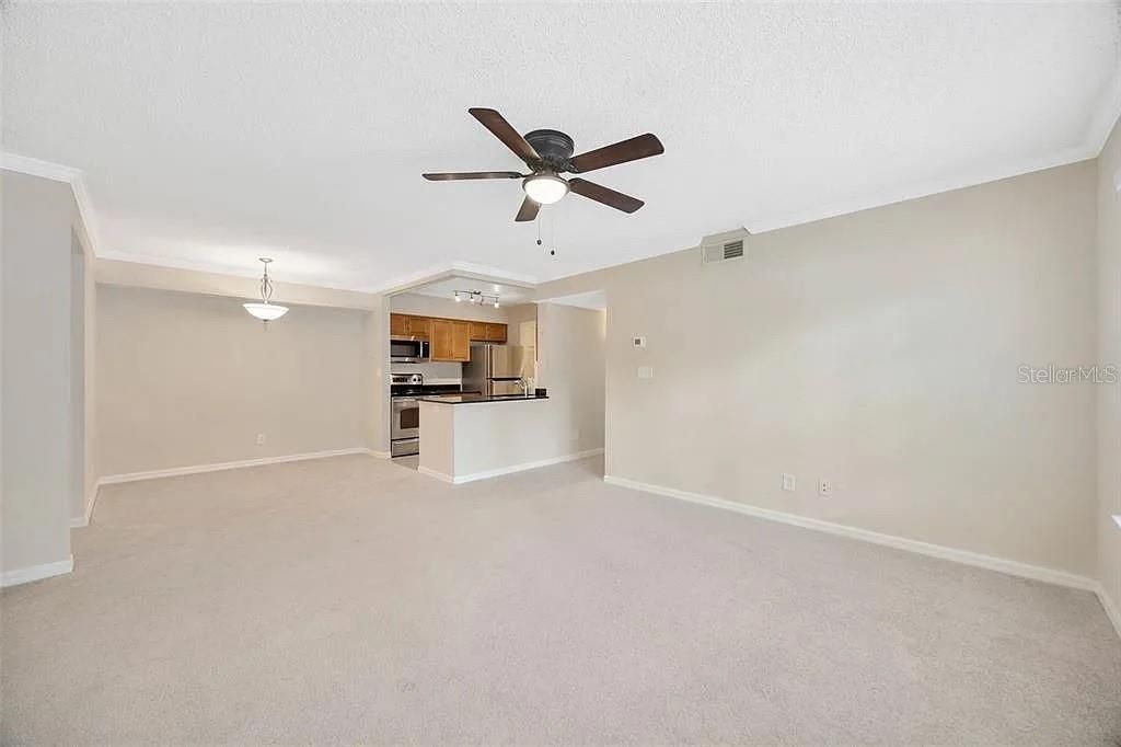 For Sale: $225,000 (3 beds, 2 baths, 1210 Square Feet)