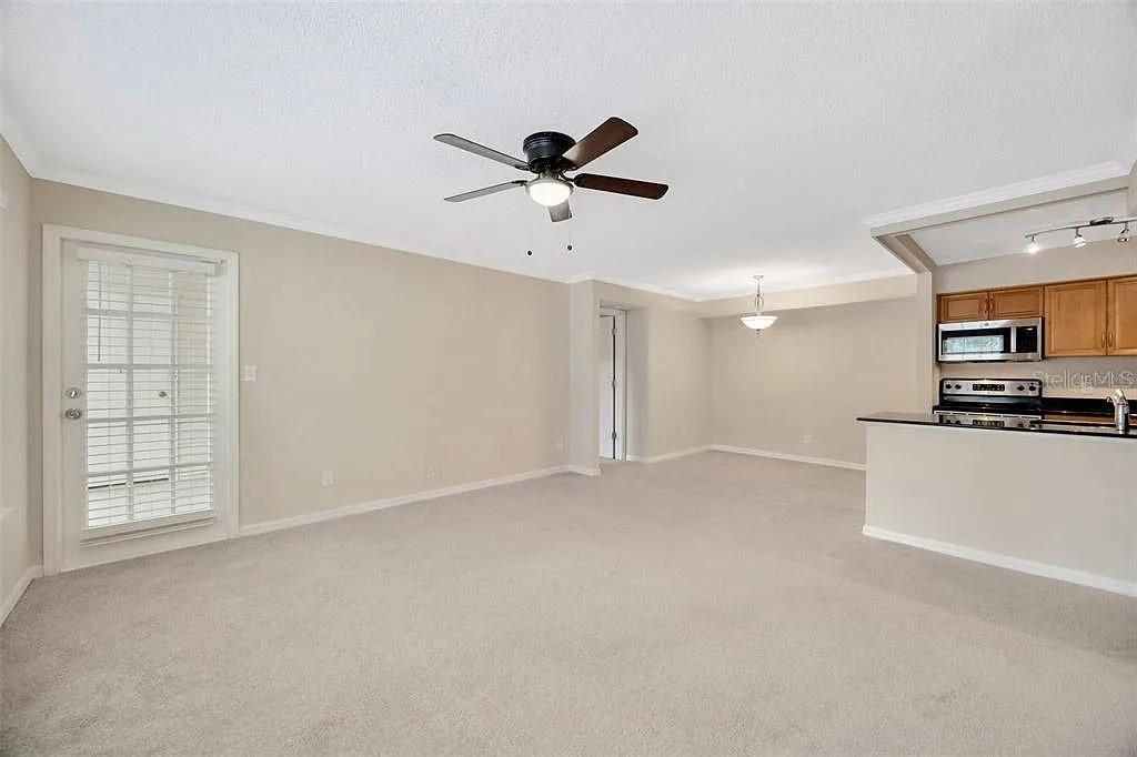 For Sale: $225,000 (3 beds, 2 baths, 1210 Square Feet)