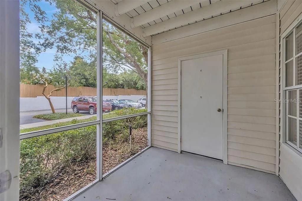 For Sale: $225,000 (3 beds, 2 baths, 1210 Square Feet)