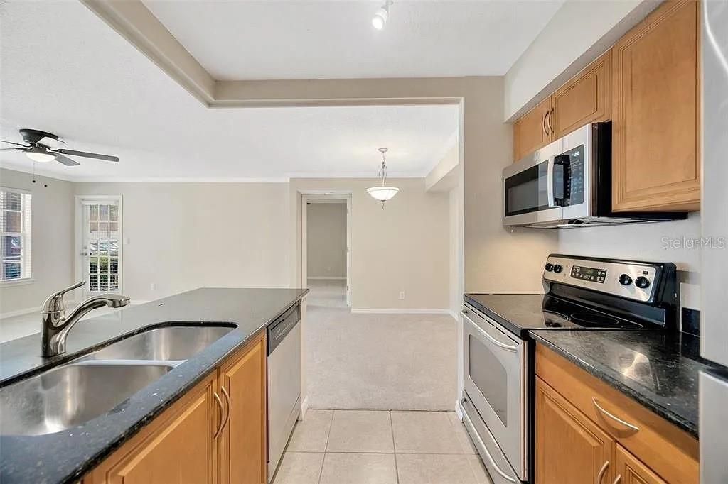 For Sale: $225,000 (3 beds, 2 baths, 1210 Square Feet)