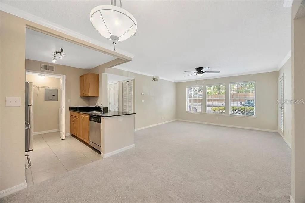 For Sale: $225,000 (3 beds, 2 baths, 1210 Square Feet)