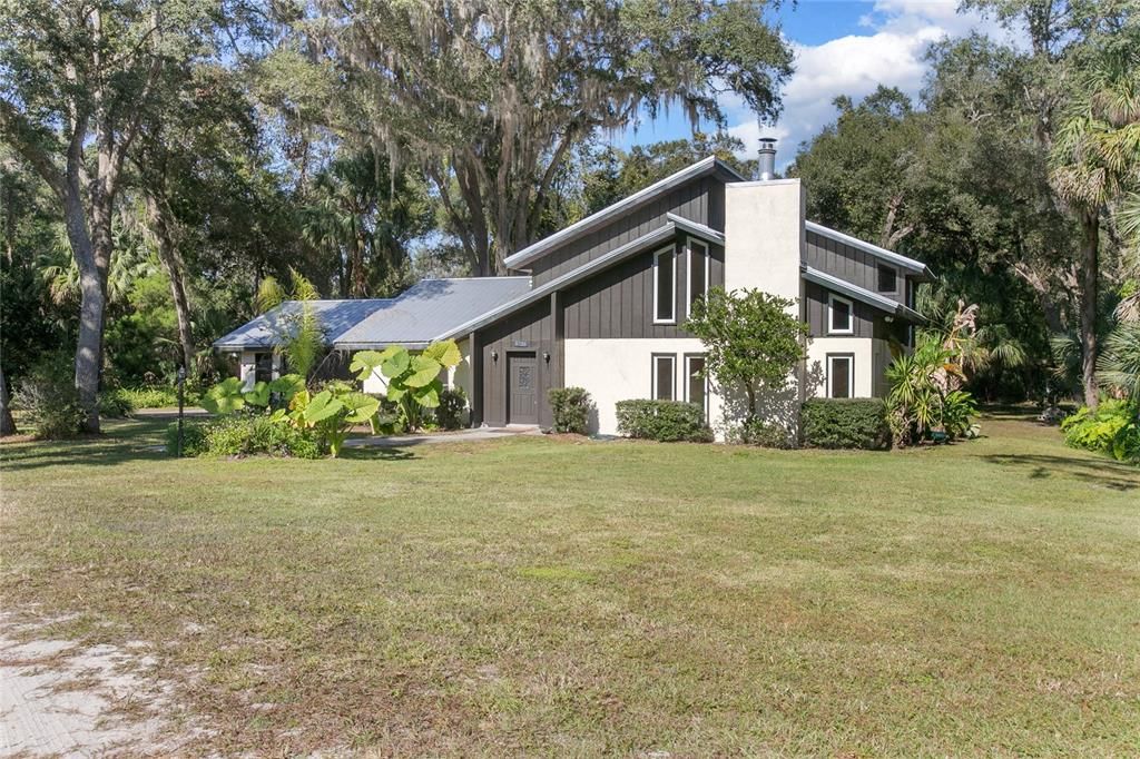 Recently Rented: $2,500 (4 beds, 2 baths, 2252 Square Feet)