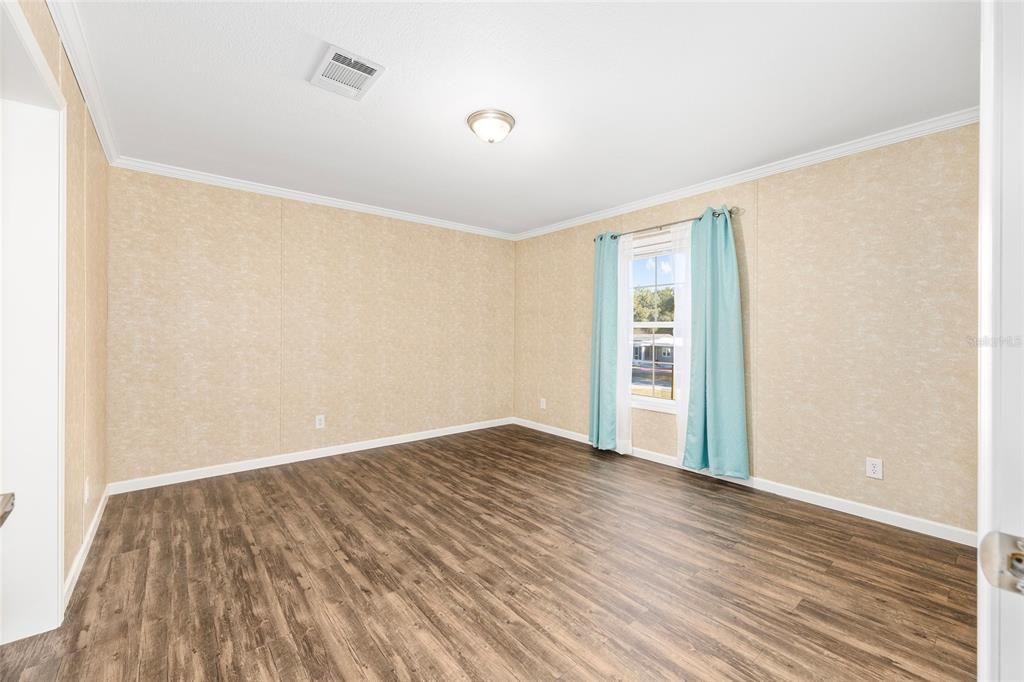 На продажу: $169,900 (3 спален, 2 ванн, 1250 Квадратных фут)