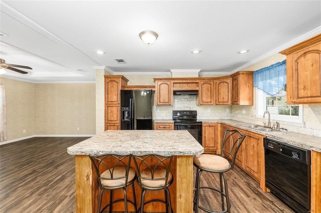 На продажу: $169,900 (3 спален, 2 ванн, 1250 Квадратных фут)