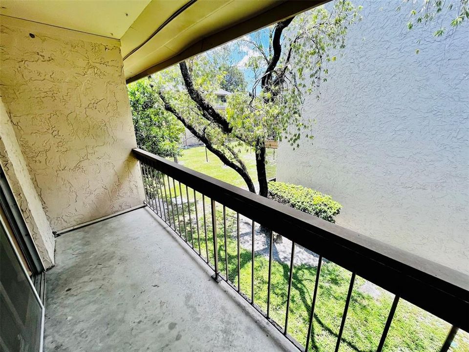 出租: $1,425 (2 贝兹, 1 浴室, 936 平方英尺)