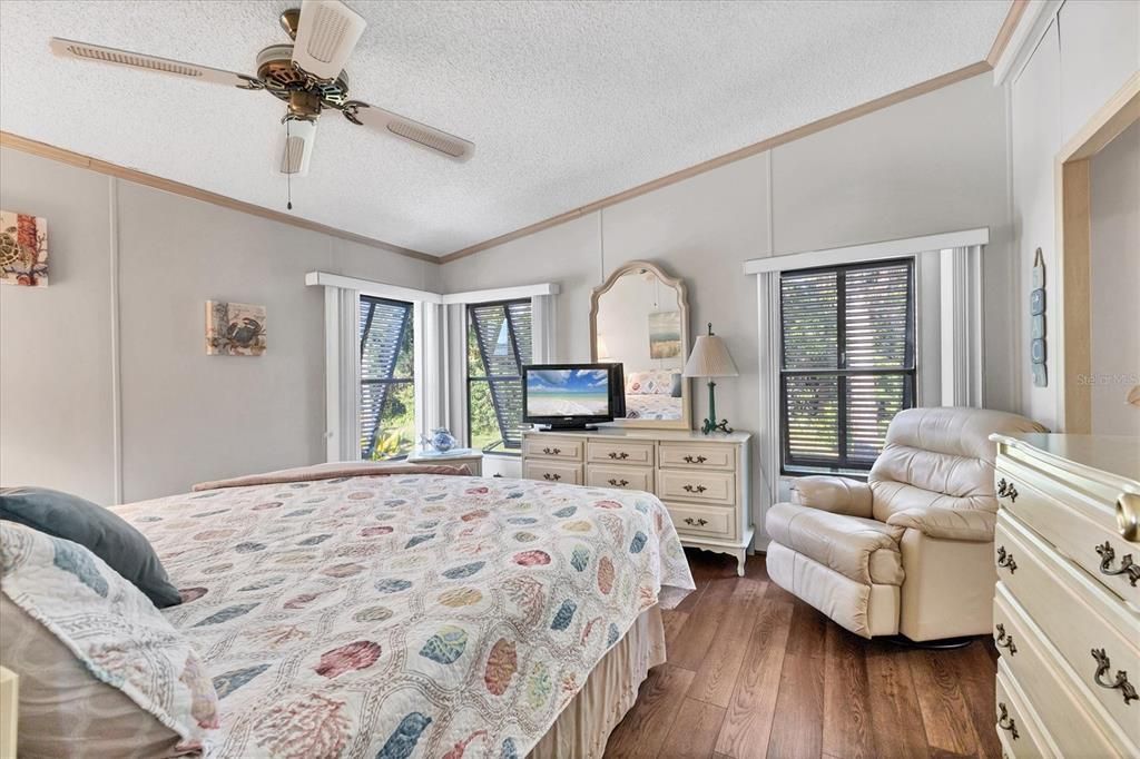 Activo con contrato: $179,900 (2 camas, 2 baños, 1120 Pies cuadrados)