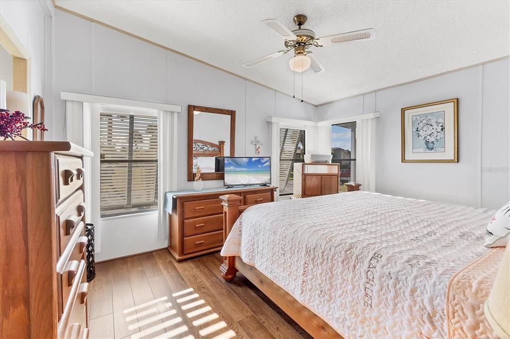 Activo con contrato: $179,900 (2 camas, 2 baños, 1120 Pies cuadrados)