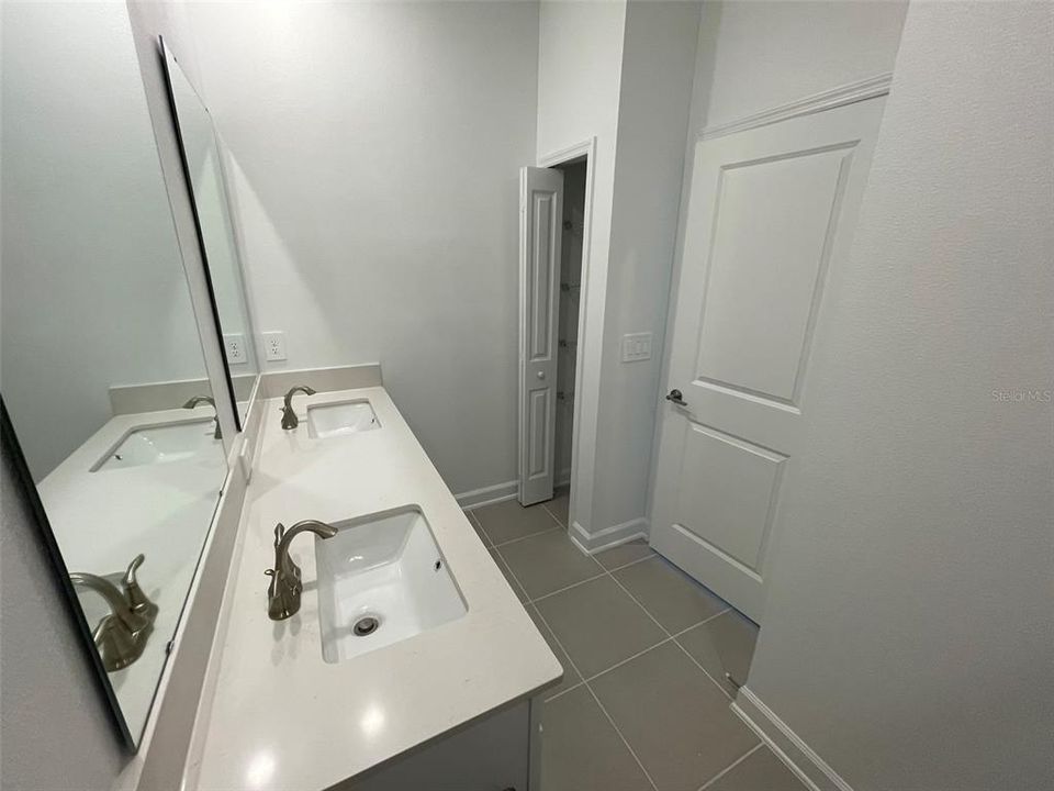 Под контрактом: $2,300 (3 спален, 2 ванн, 2109 Квадратных фут)