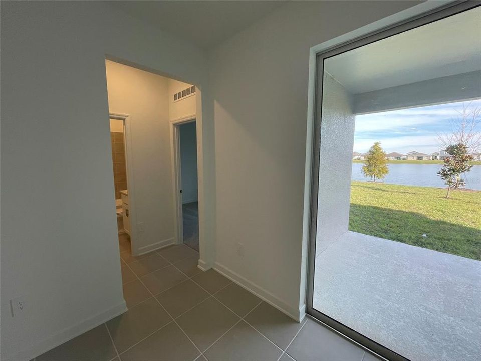 Под контрактом: $2,300 (3 спален, 2 ванн, 2109 Квадратных фут)