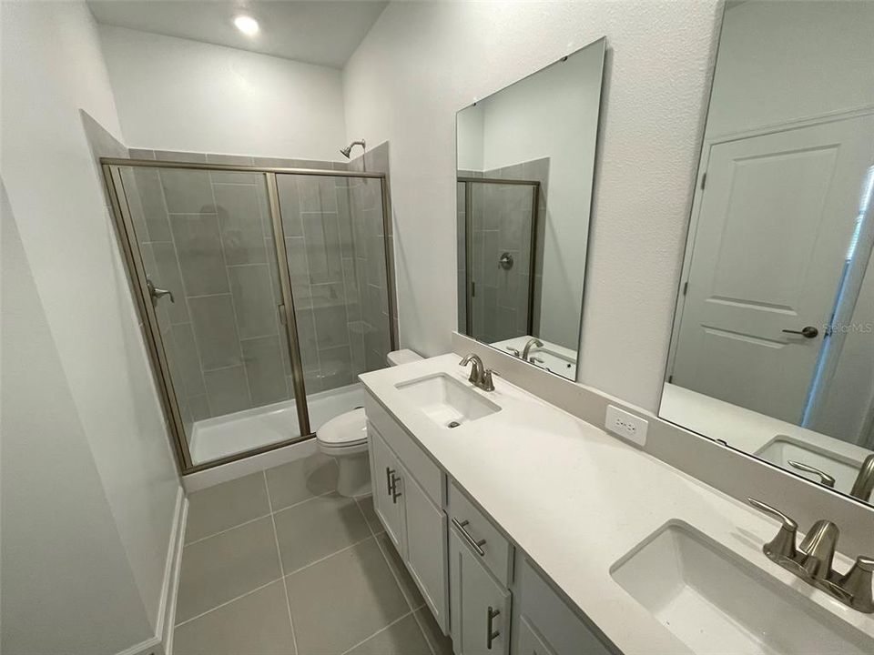 Под контрактом: $2,300 (3 спален, 2 ванн, 2109 Квадратных фут)