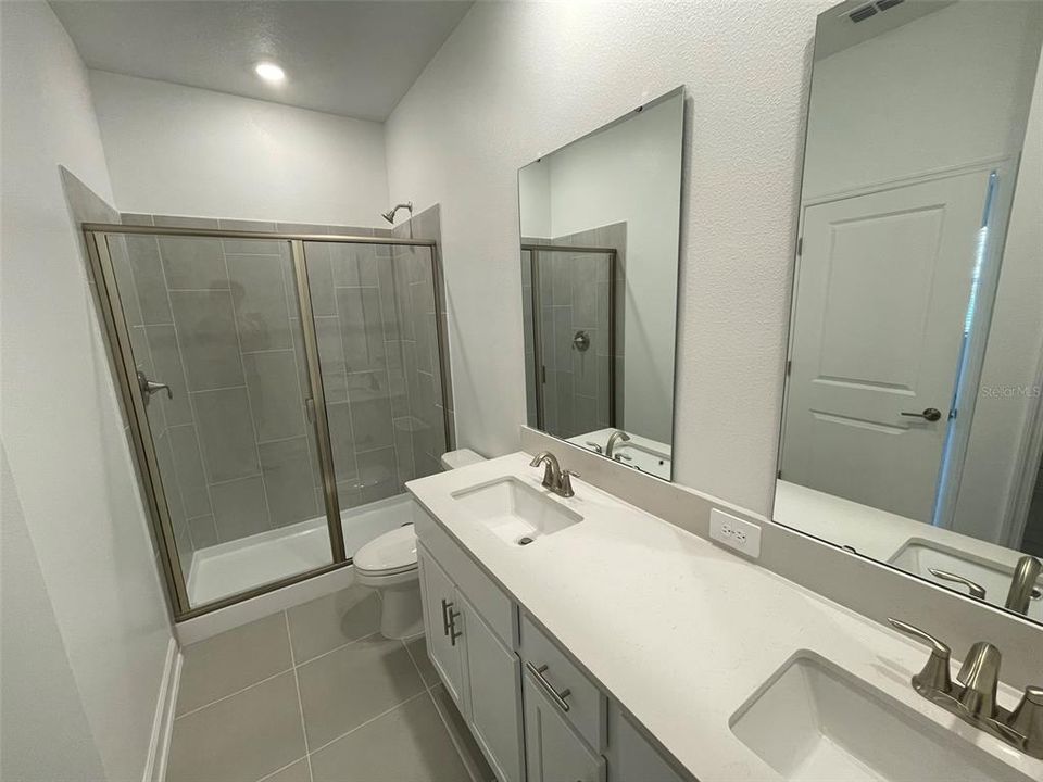 Под контрактом: $2,300 (3 спален, 2 ванн, 2109 Квадратных фут)