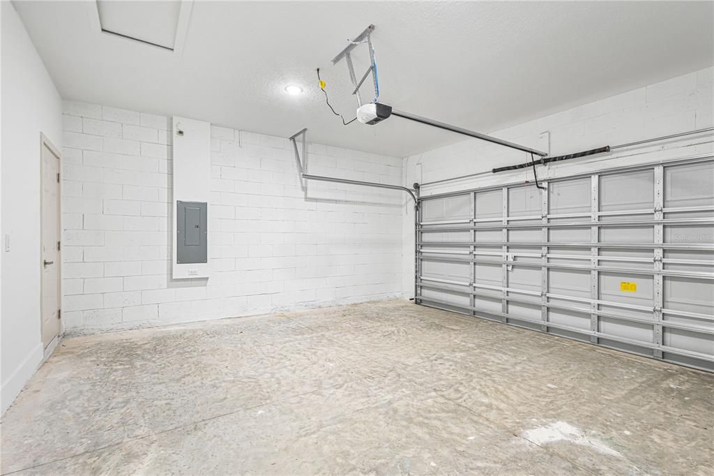 For Sale: $349,900 (4 beds, 2 baths, 1695 Square Feet)