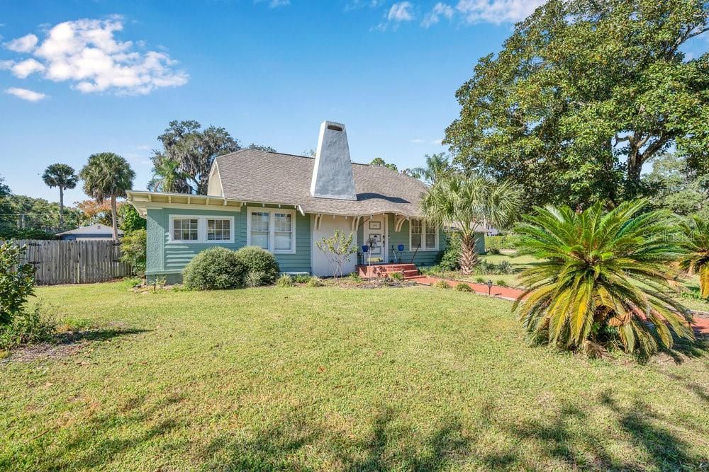 For Sale: $850,000 (5 beds, 4 baths, 3733 Square Feet)