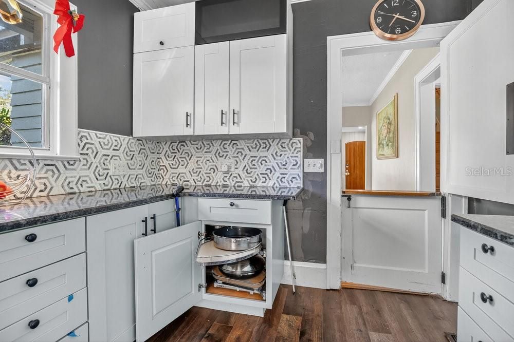 For Sale: $850,000 (5 beds, 4 baths, 3733 Square Feet)