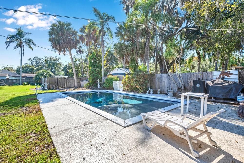 For Sale: $850,000 (5 beds, 4 baths, 3733 Square Feet)