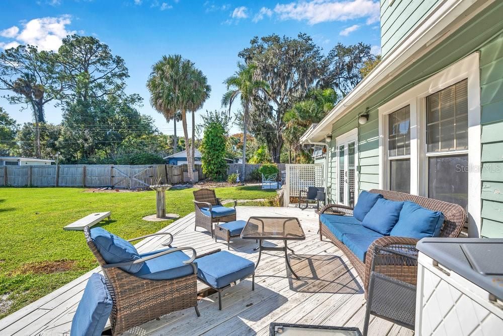 For Sale: $850,000 (5 beds, 4 baths, 3733 Square Feet)