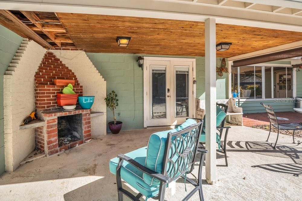 For Sale: $850,000 (5 beds, 4 baths, 3733 Square Feet)