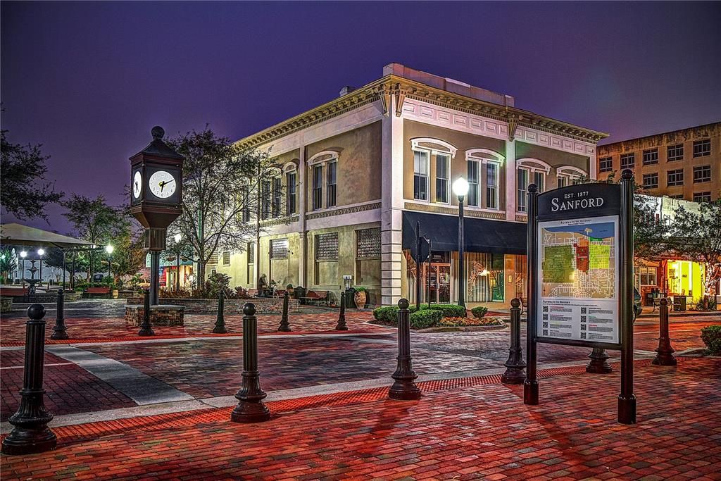 For Sale: $850,000 (5 beds, 4 baths, 3733 Square Feet)