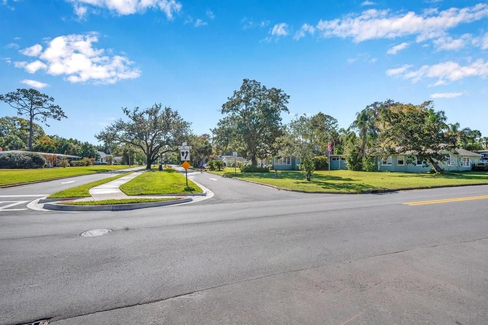 For Sale: $850,000 (5 beds, 4 baths, 3733 Square Feet)