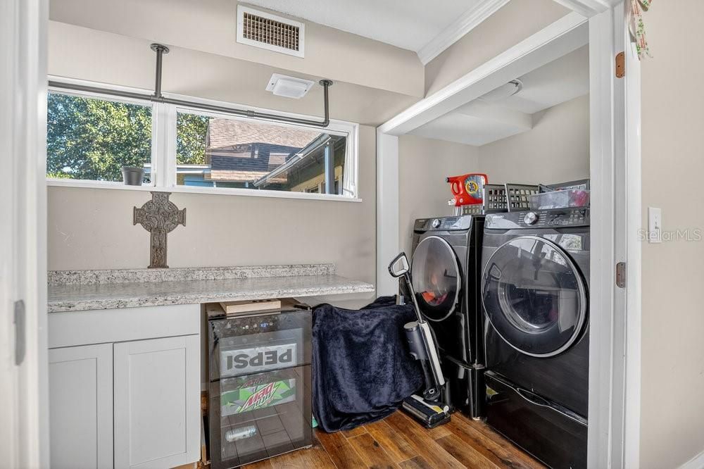 For Sale: $850,000 (5 beds, 4 baths, 3733 Square Feet)