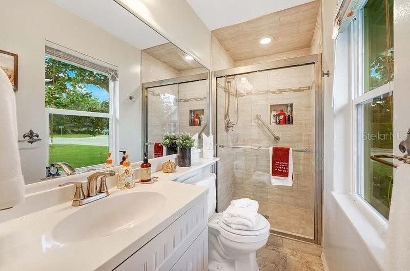 For Sale: $850,000 (5 beds, 4 baths, 3733 Square Feet)